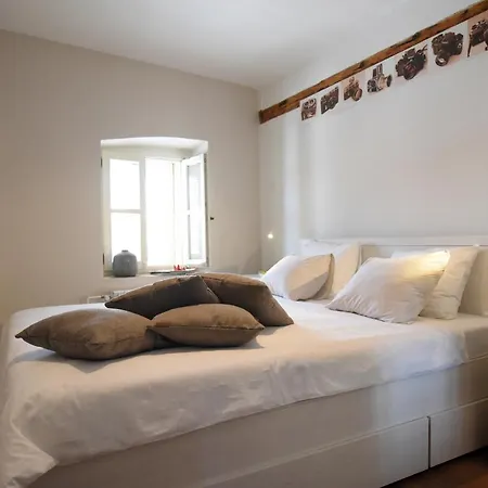 Hotel Heritage Casare With Pool And Lounge Area Režanci