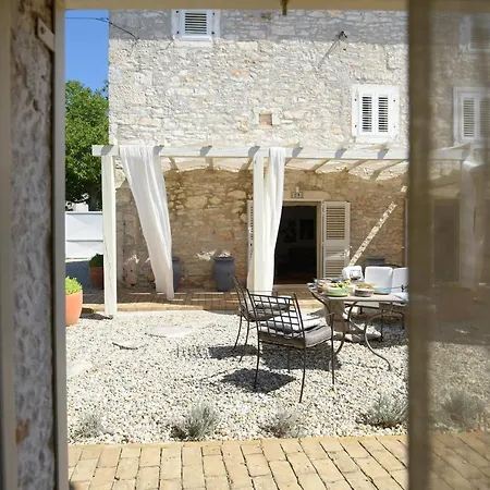 Heritage Casare With Pool And Lounge Area *