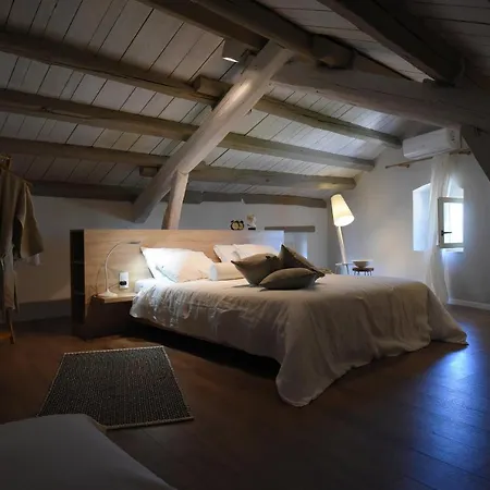 Willa Heritage Casare With Pool And Lounge Area