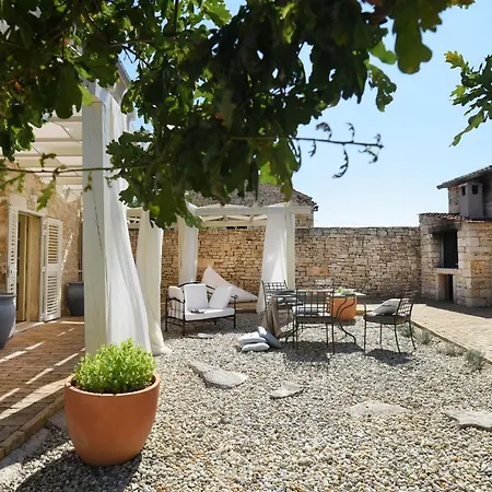 Heritage Casare With Pool And Lounge Area Hotel *