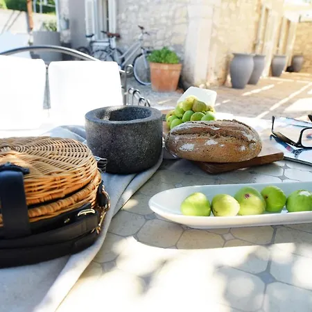 Heritage Casare With Pool And Lounge Area Willa Režanci