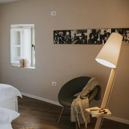Hotel Heritage Casare With Pool And Lounge Area Režanci