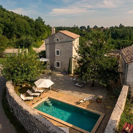Hotel Heritage Casare With Pool And Lounge Area *